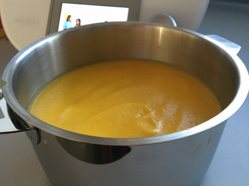 Velouté carottes et navets au curry au Thermomix Cookomix