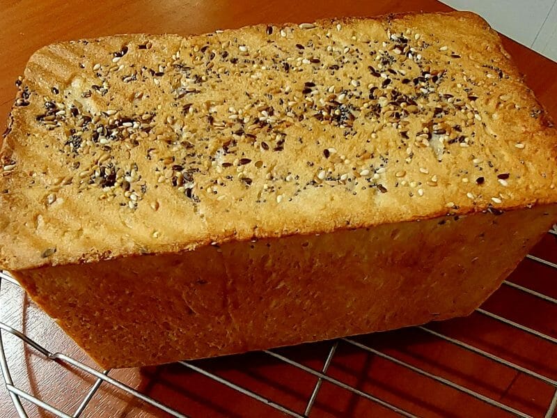 Pain de mie aux blancs doeufs et aux graines de céréales au Thermomix