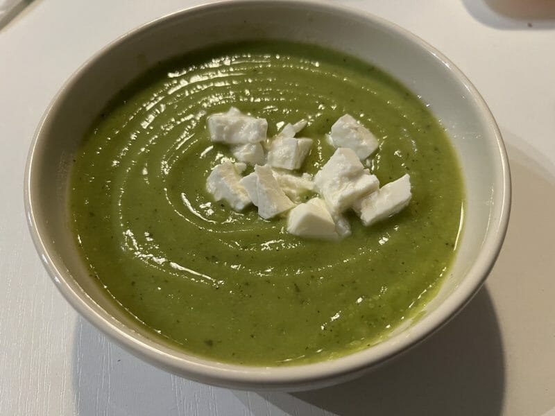 Velouté de courgettes petits pois et basilic au Thermomix Cookomix