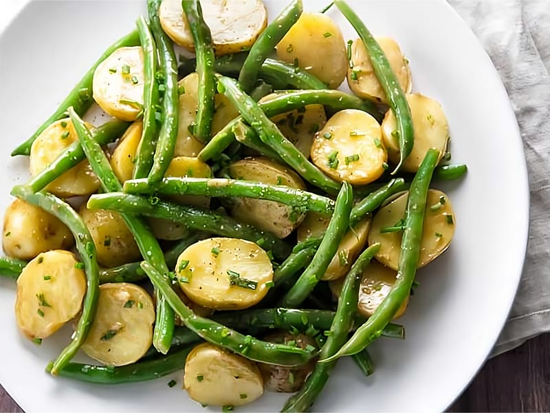 Pommes de terre et haricots verts à l’ail et au persil au Thermomix