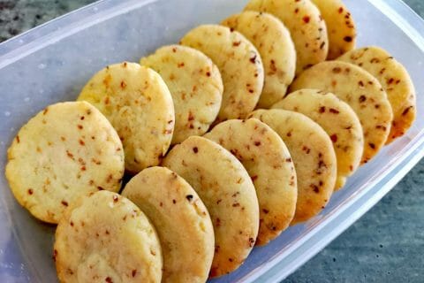 Biscuits Aperitif Creme Et Oignon Au Thermomix Cookomix