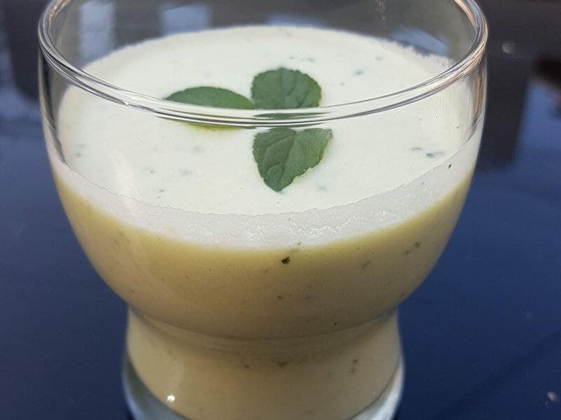 Soupe froide concombre et menthe au Thermomix - Cookomix