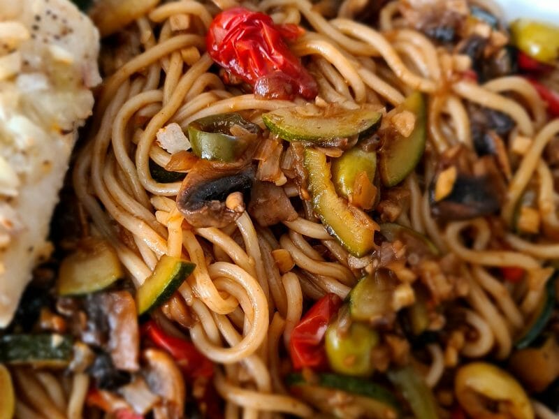 Nouilles chinoises et légumes au curry - Cookidoo® – la plateforme de  recettes officielle de Thermomix®