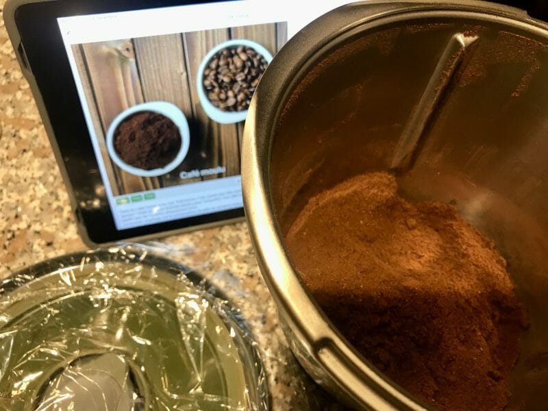 Comment moudre les grains de café avec Thermomix facilement et