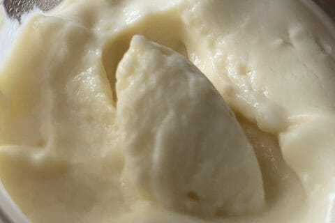 Crème au chocolat blanc en poudre par Marina.S. Une recette de fan à  retrouver dans la catégorie Desserts & Confiseries sur  , de Thermomix<sup>®</sup>.