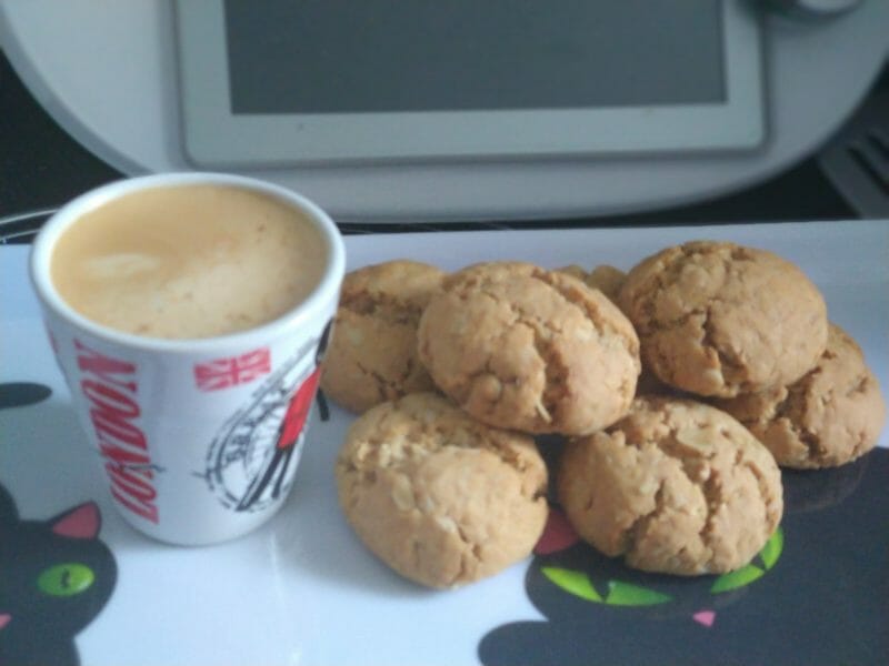 Biscuits aux flocons d'avoine et amandes au Thermomix - Cookomix
