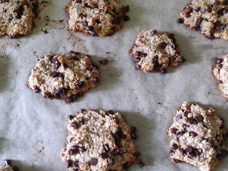 Biscuits tendres aux céréales d'avoine aux bananes et chocolat