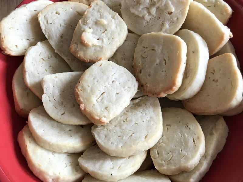 Biscuits Aperitif Creme Et Oignon Au Thermomix Cookomix